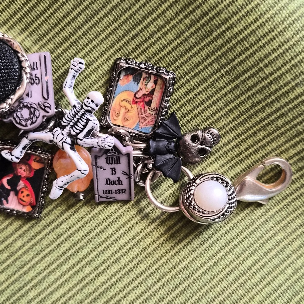 Halloween Charm Bracelet Vintage Style Spooky Skeleton Gravestone Gothic Jewelry - Picture 4 of 8